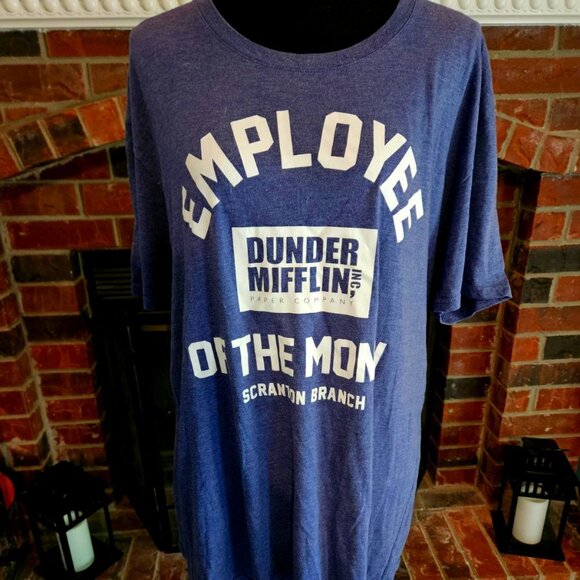 The Office: Dunder Mifflin Employee of the Month. - Picture 1 of 4